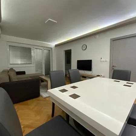 Fia Apartments Hrom